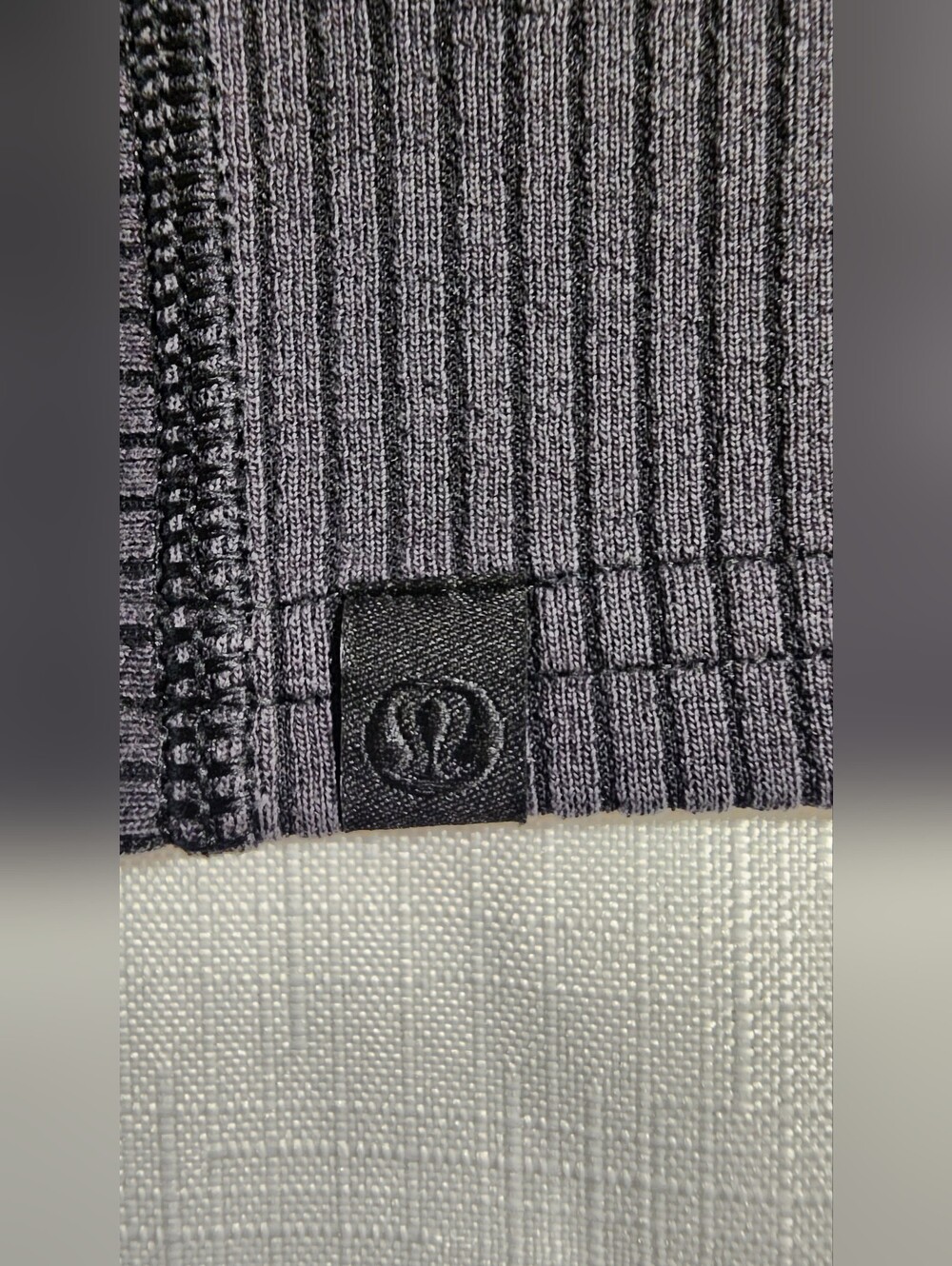 Lululemon Ribbed Softstreme Cropped Tank Top Black Sz 4 - Picture 5 of 8